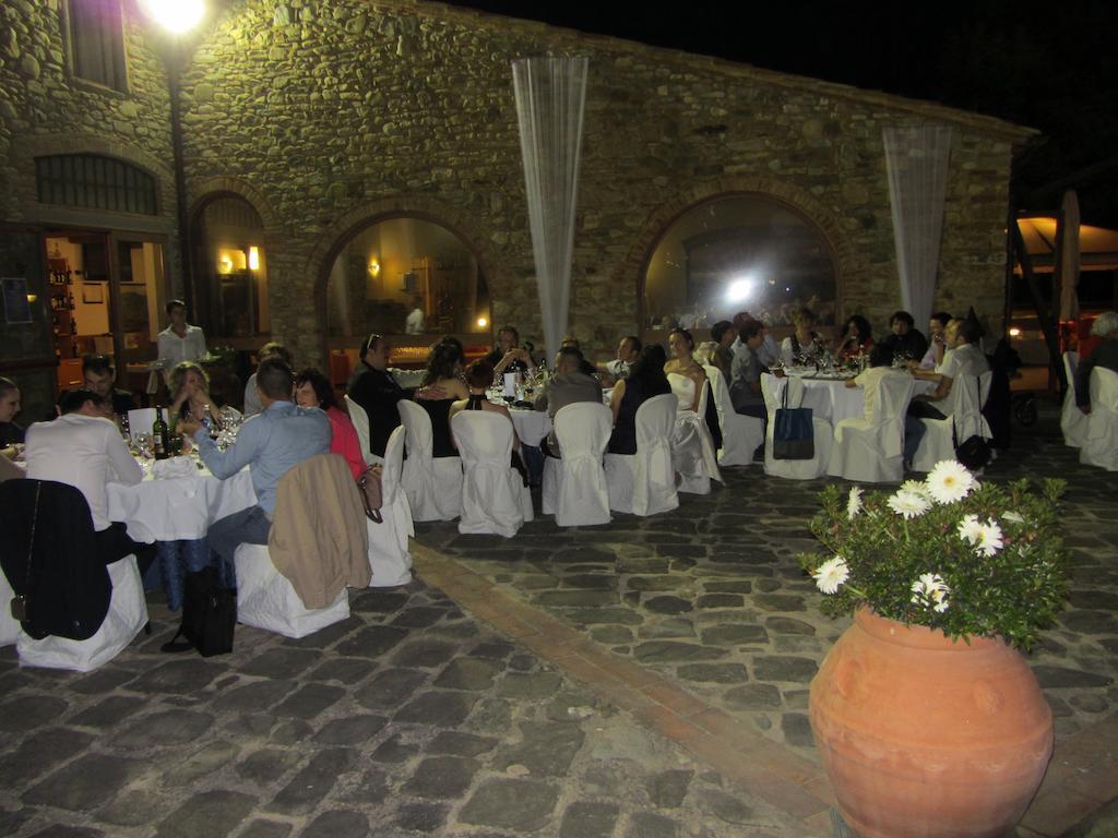 Relais Pian D'Ercole Hotel Montebonello Exterior photo